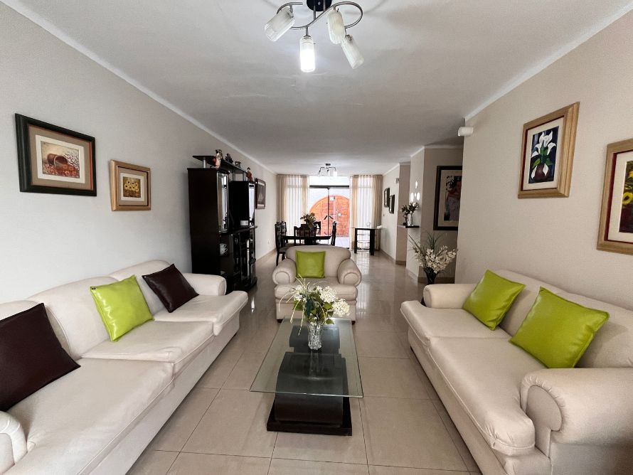 Moderna y Amplia Casa en El Boquerón de Huanchaco