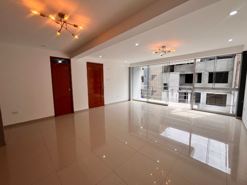 Departamento Amplio y Moderno en Urb. El Valle