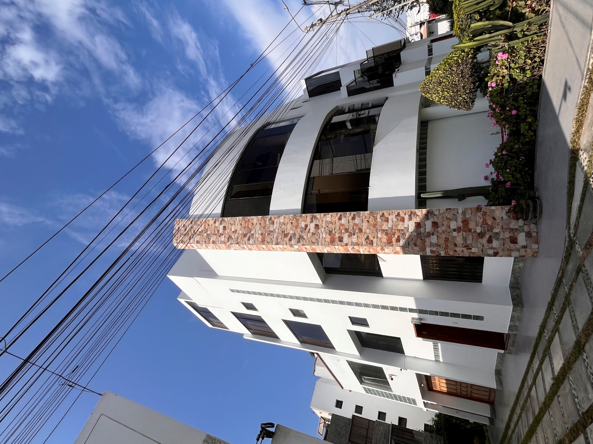 Local en la Urbanización El Golf