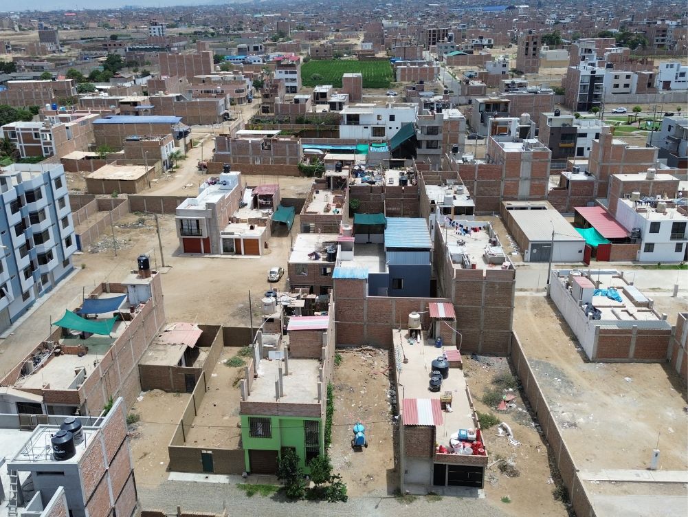 Terreno en Condominio Santa María a pasos de la Av.Cortijo