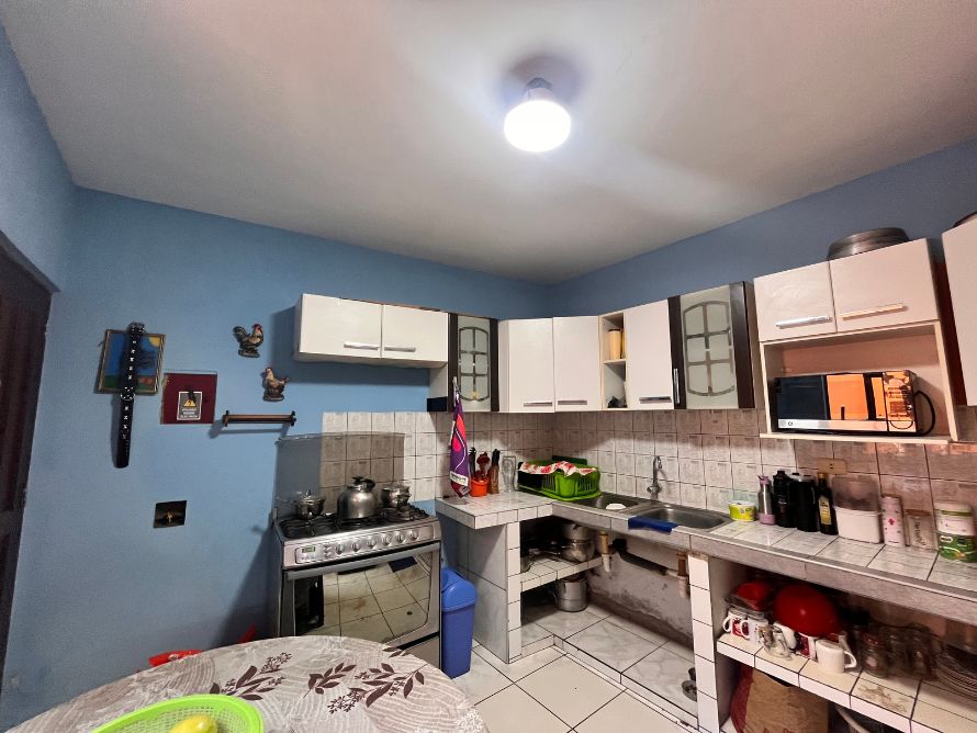 Venta de Amplia Casa en la Urb.El Bosque