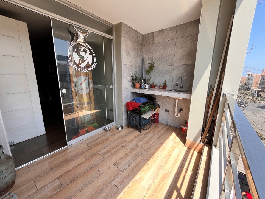 Amplia Casa en la Urbanización Santo Dominguito