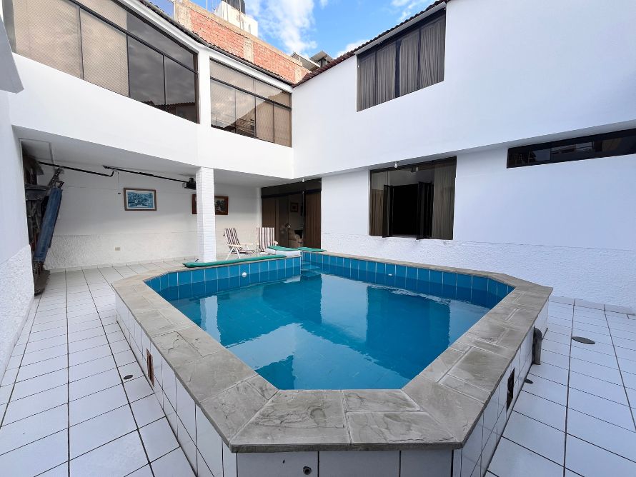 Moderna y Amplia Casa en El Boquerón de Huanchaco