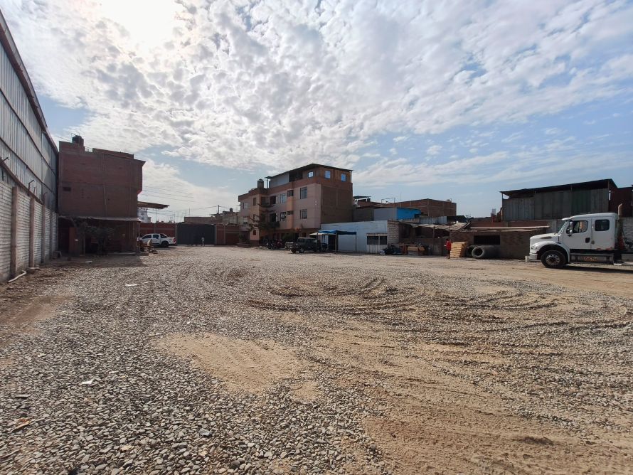 Propiedad Comercial en Semirustica Mampuesto