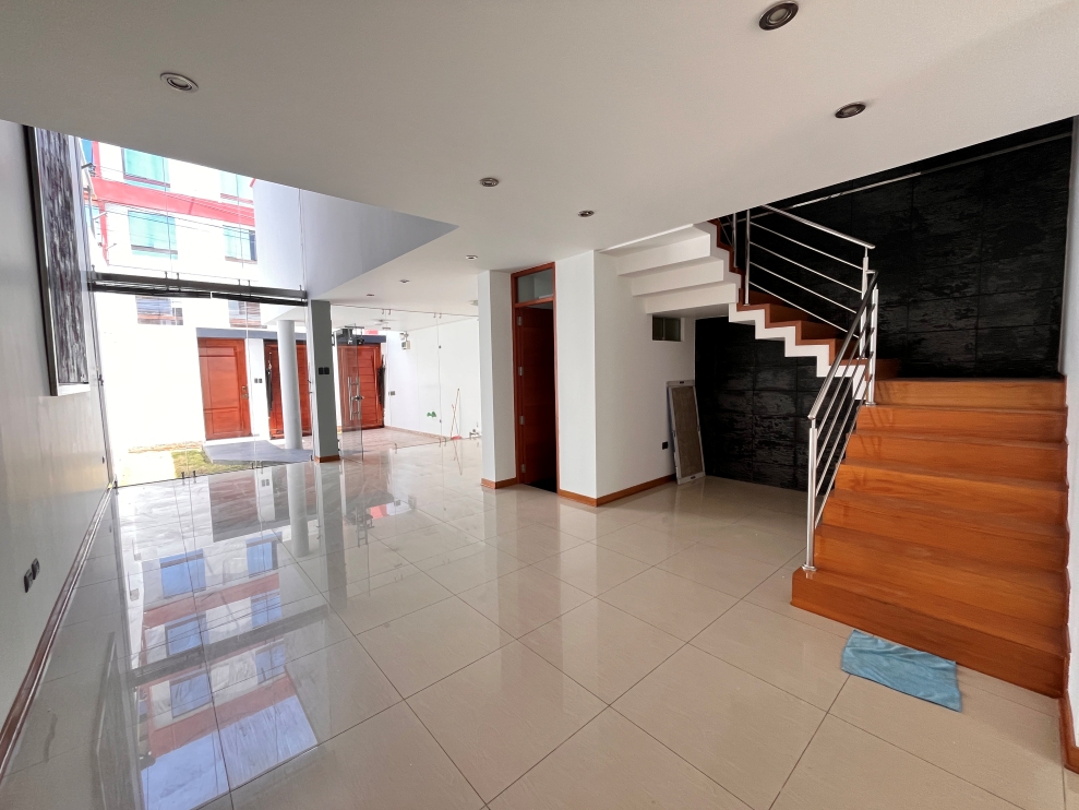 Casa Moderna en San Isidro