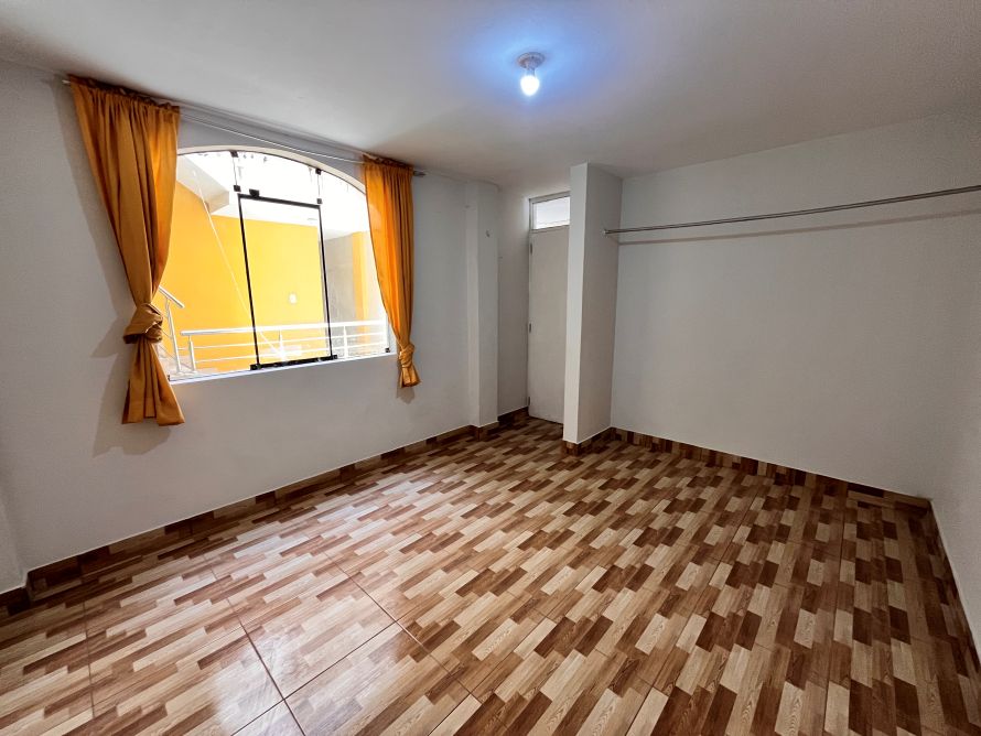 Local en la Urbanización Los Pinos