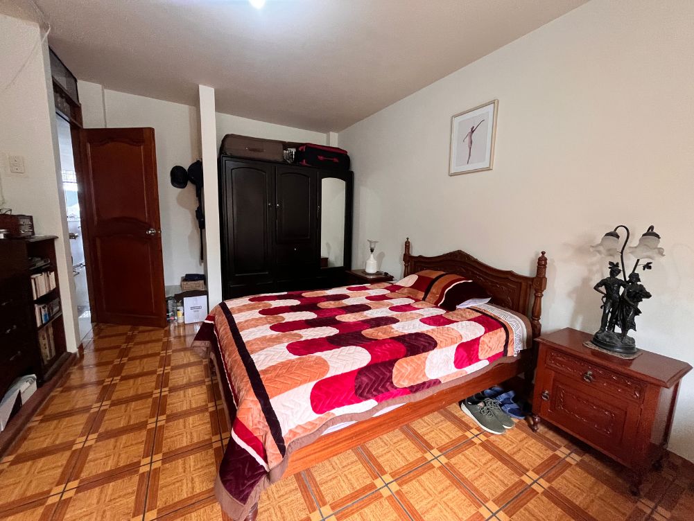 Gran Edificio en Venta en Urb. Los Cedros