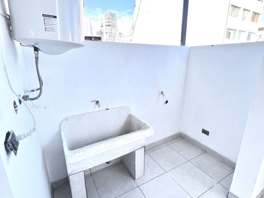 Alquiler de Amplio Local Tríplex en la Urb. California