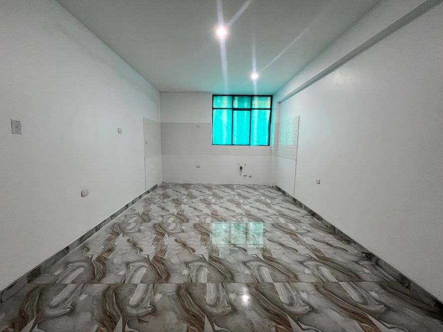 Alquiler de Local de Estreno en Primavera